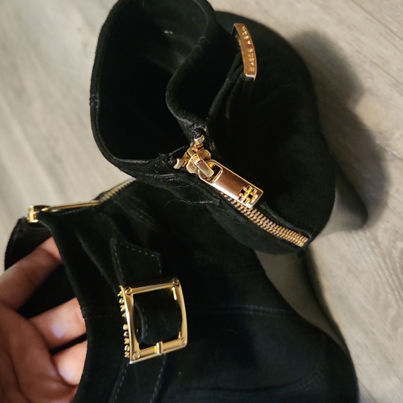 Tory Burch - Picture 1 of 1